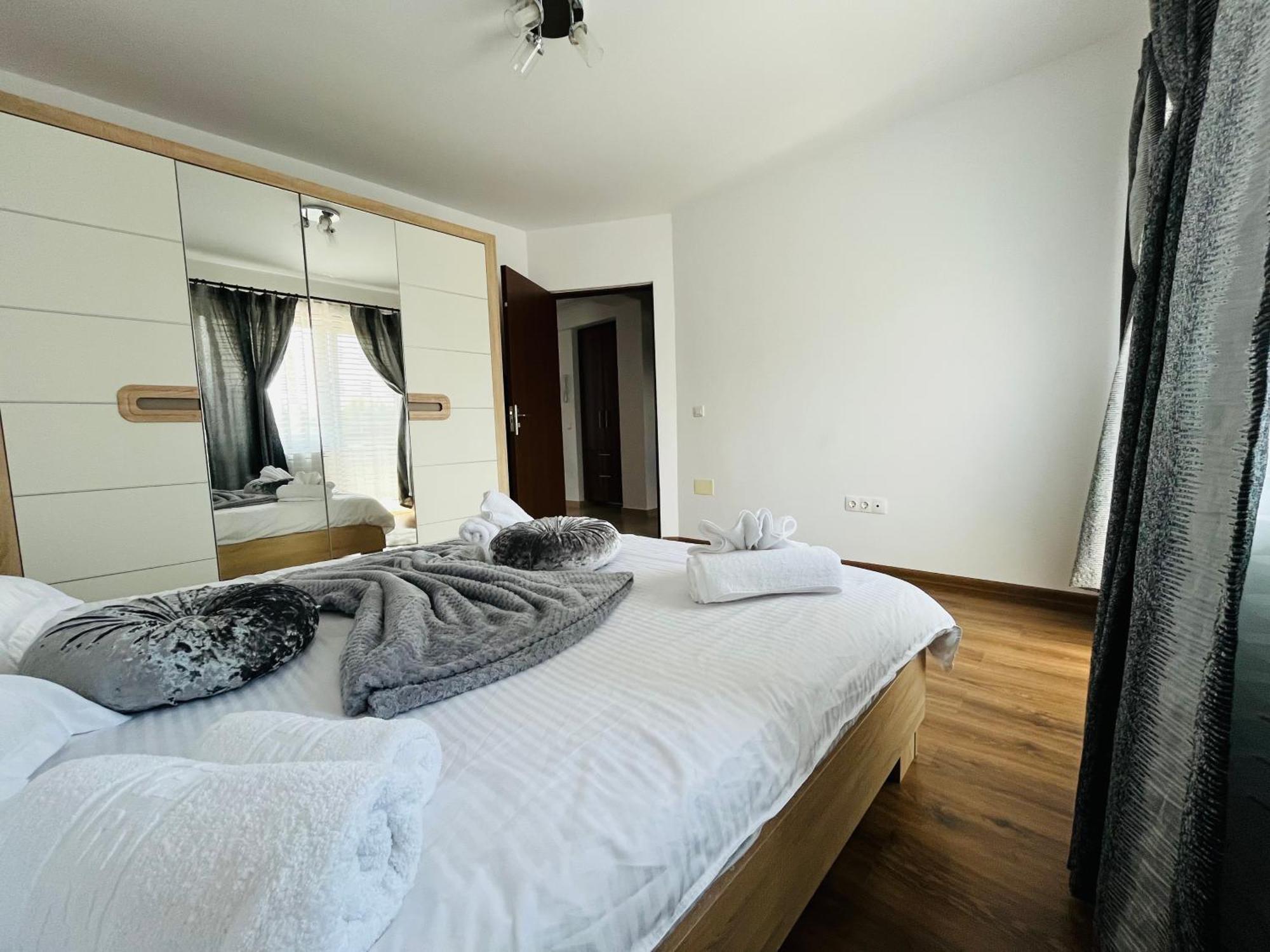Green Apartaments Zarnesti Luaran gambar