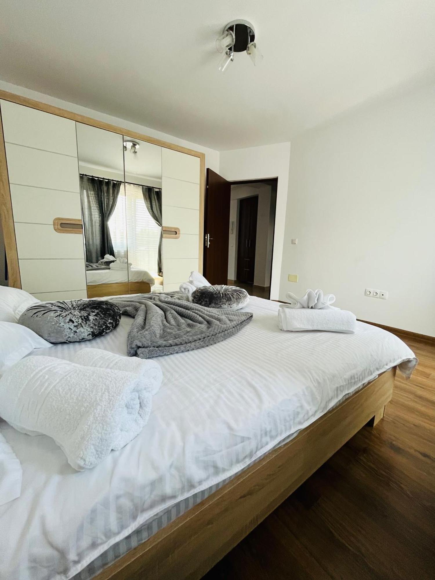 Green Apartaments Zarnesti Luaran gambar