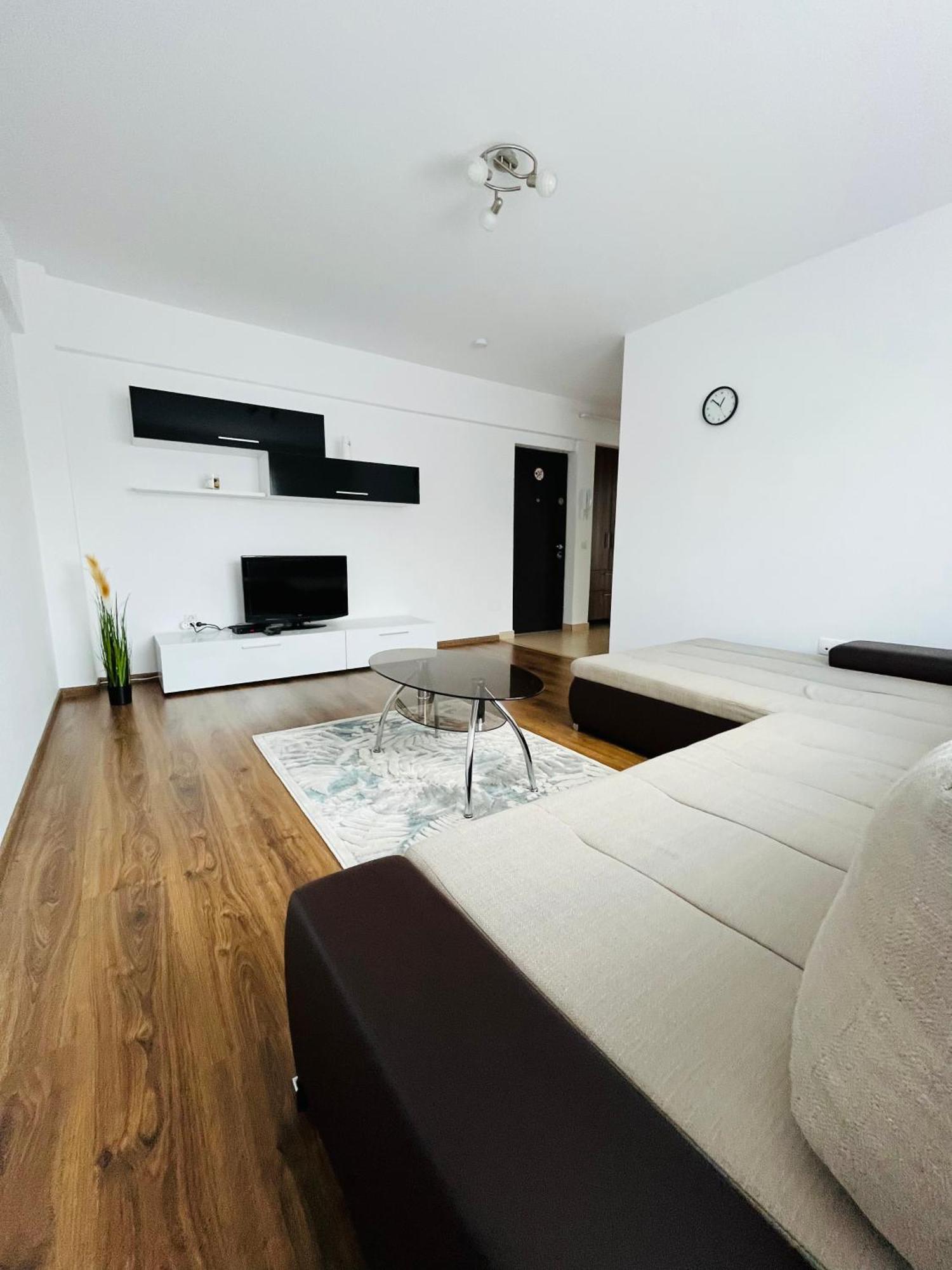 Green Apartaments Zarnesti Luaran gambar