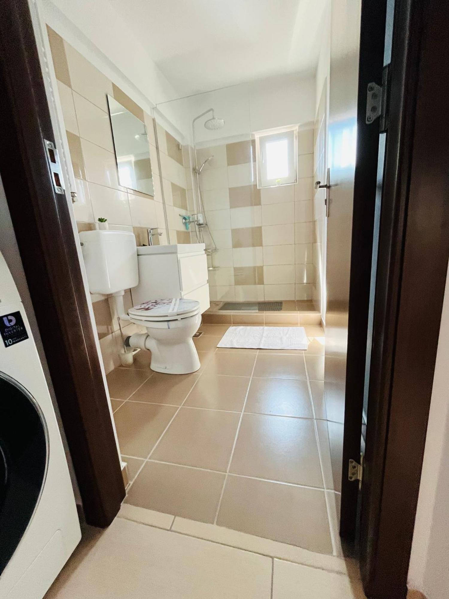 Green Apartaments Zarnesti Luaran gambar