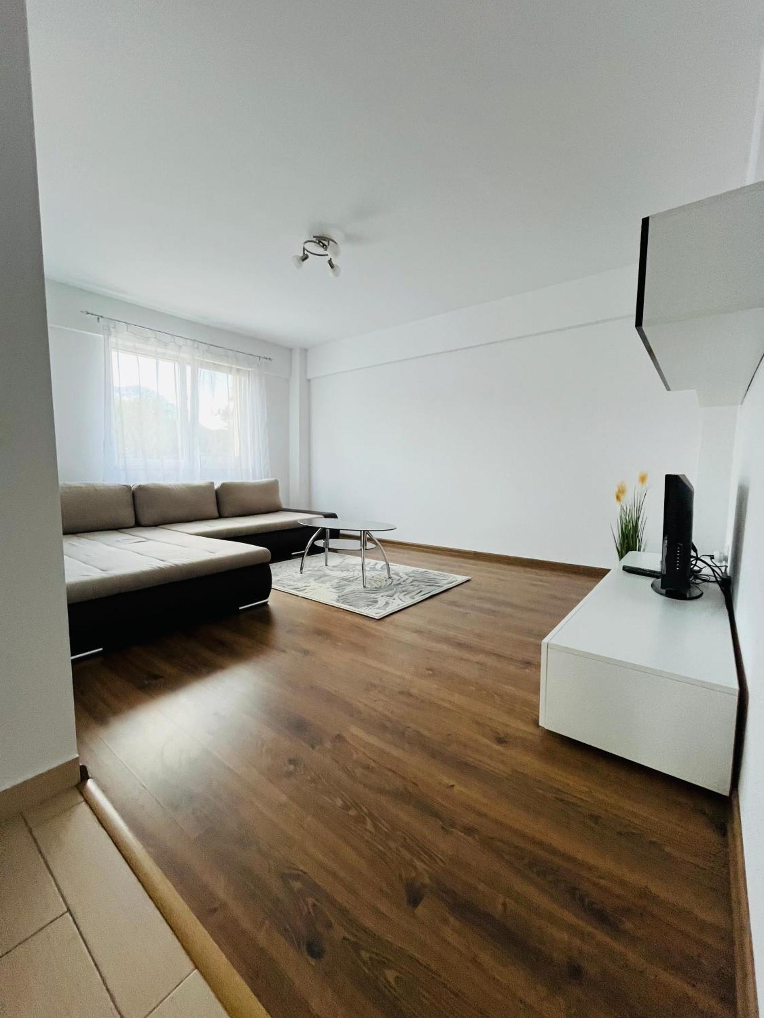 Green Apartaments Zarnesti Luaran gambar
